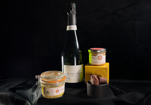 champagne, foie gras, confit d'oignons aux figues et truffes au chocolat noir.